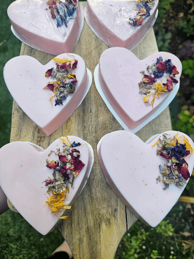 Love, Ériu Soap